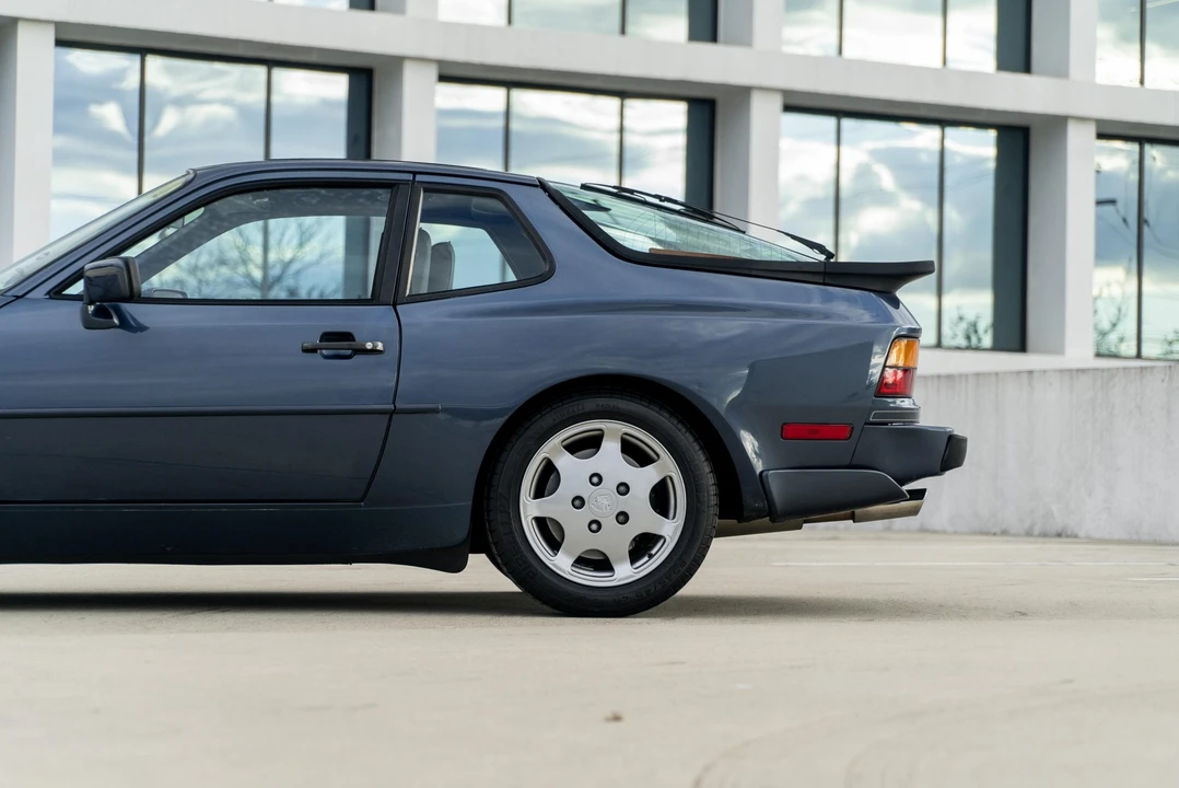1988 Porsche 944 Turbo - Image 27 of 31