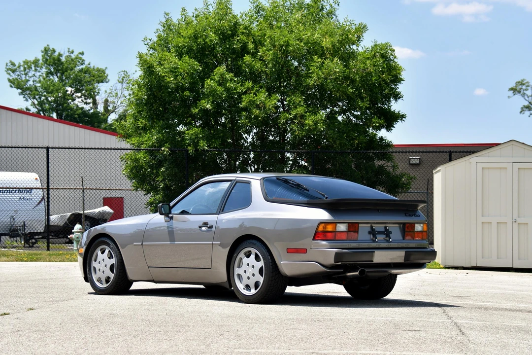 1988 Porsche 944 Turbo - Image 10 of 31