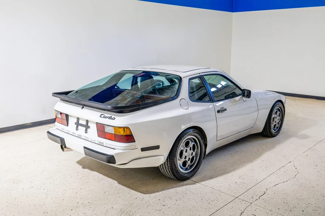 1988 Porsche 944 Turbo - Image 24 of 31