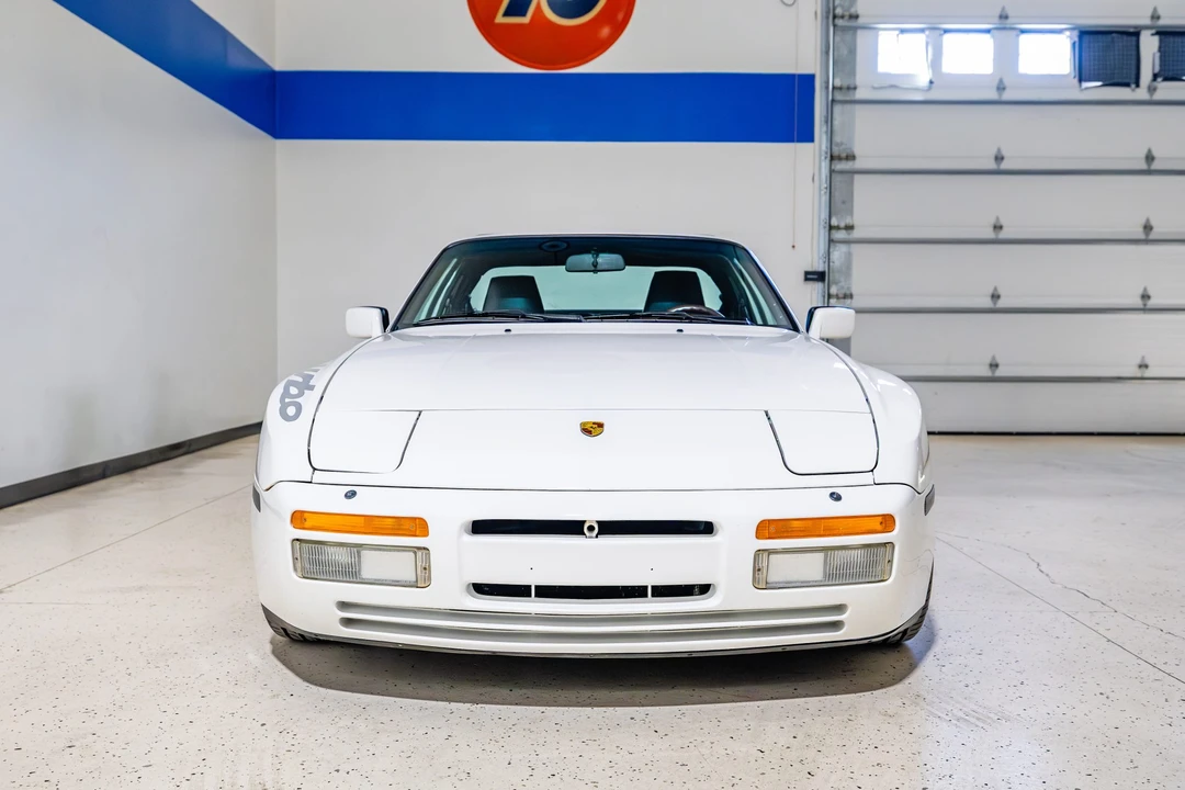1988 Porsche 944 Turbo - Image 13 of 31