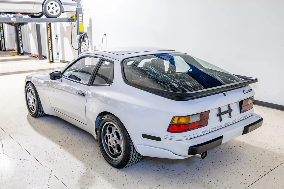 1988 Porsche 944 Turbo - Image 29 of 31