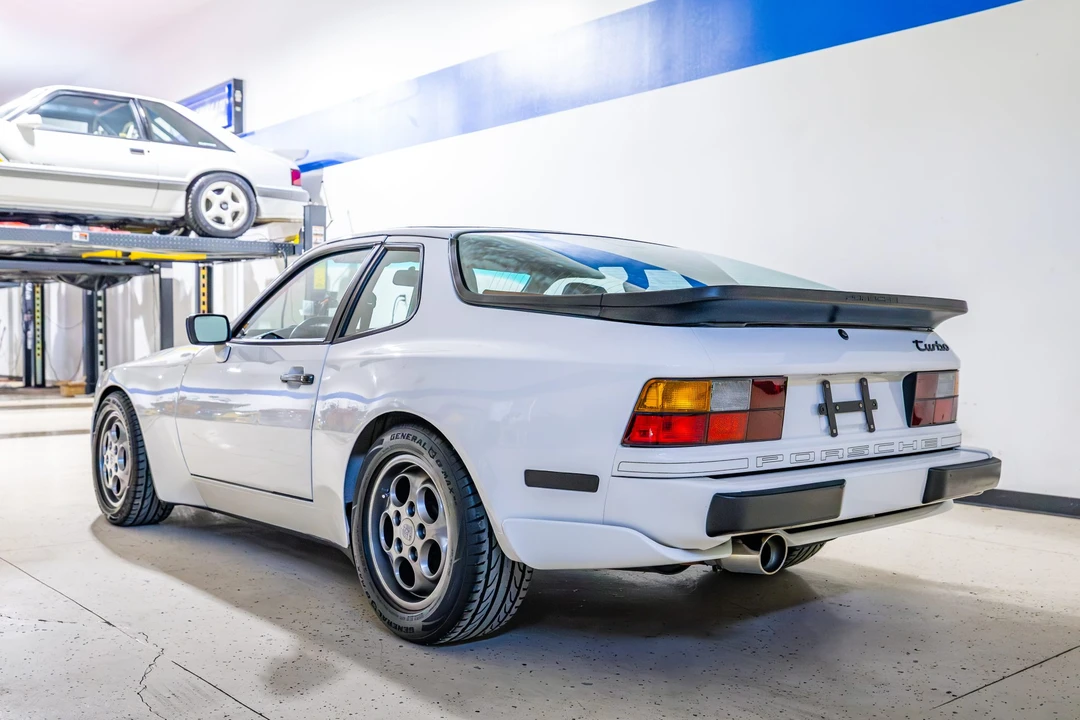 1988 Porsche 944 Turbo - Image 27 of 31