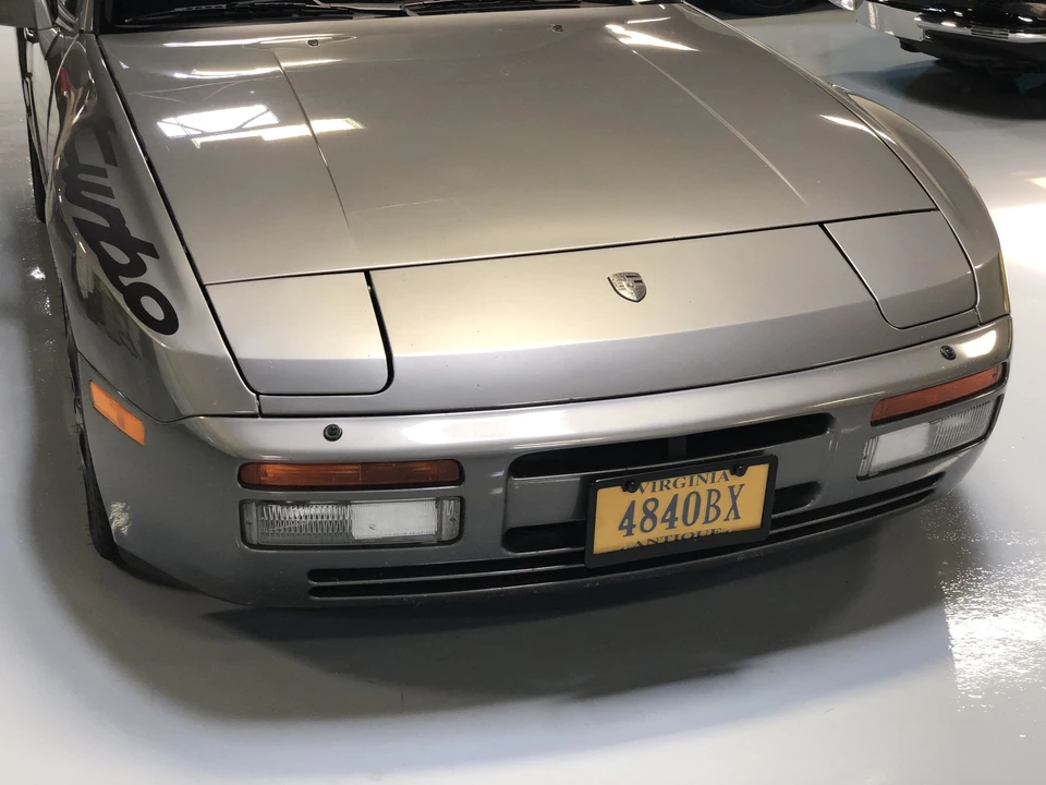 1988 Porsche 944 Turbo - Image 14 of 31