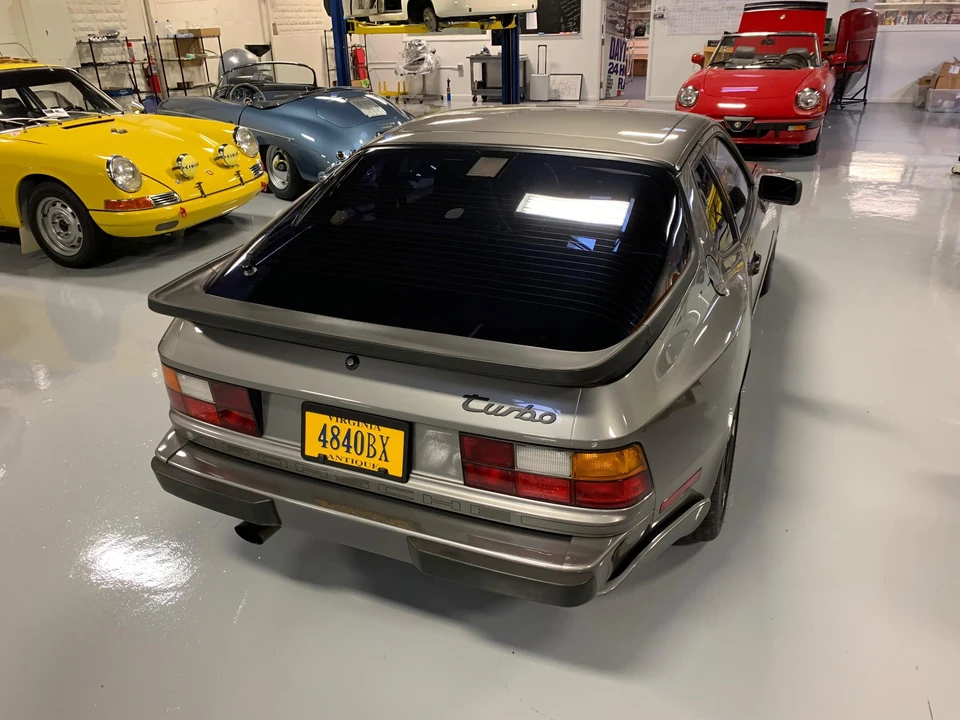 1988 Porsche 944 Turbo - Image 9 of 31