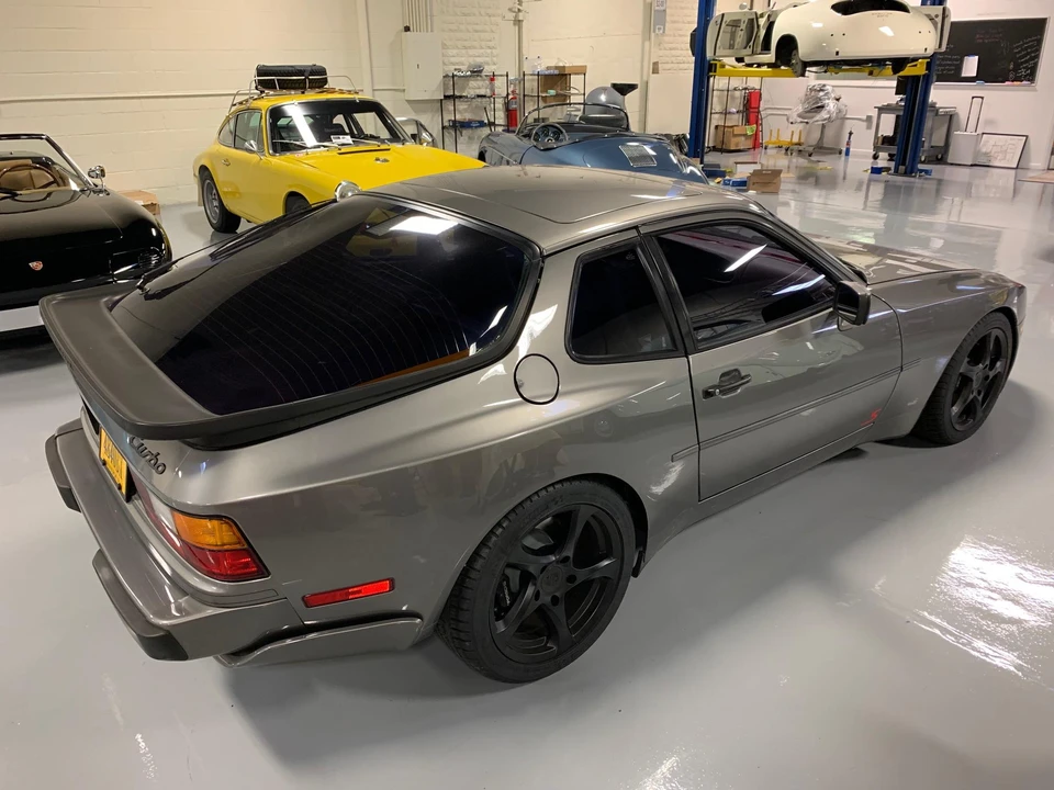 1988 Porsche 944 Turbo - Image 8 of 31