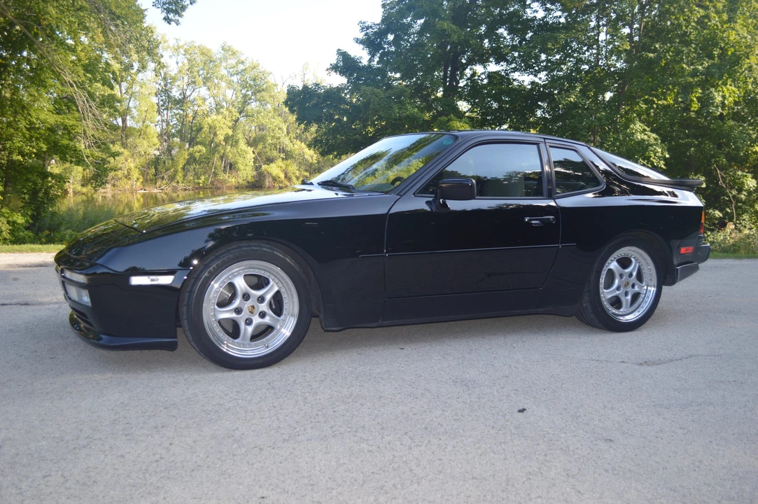 1988 Porsche 944 Turbo - Image 7 of 31