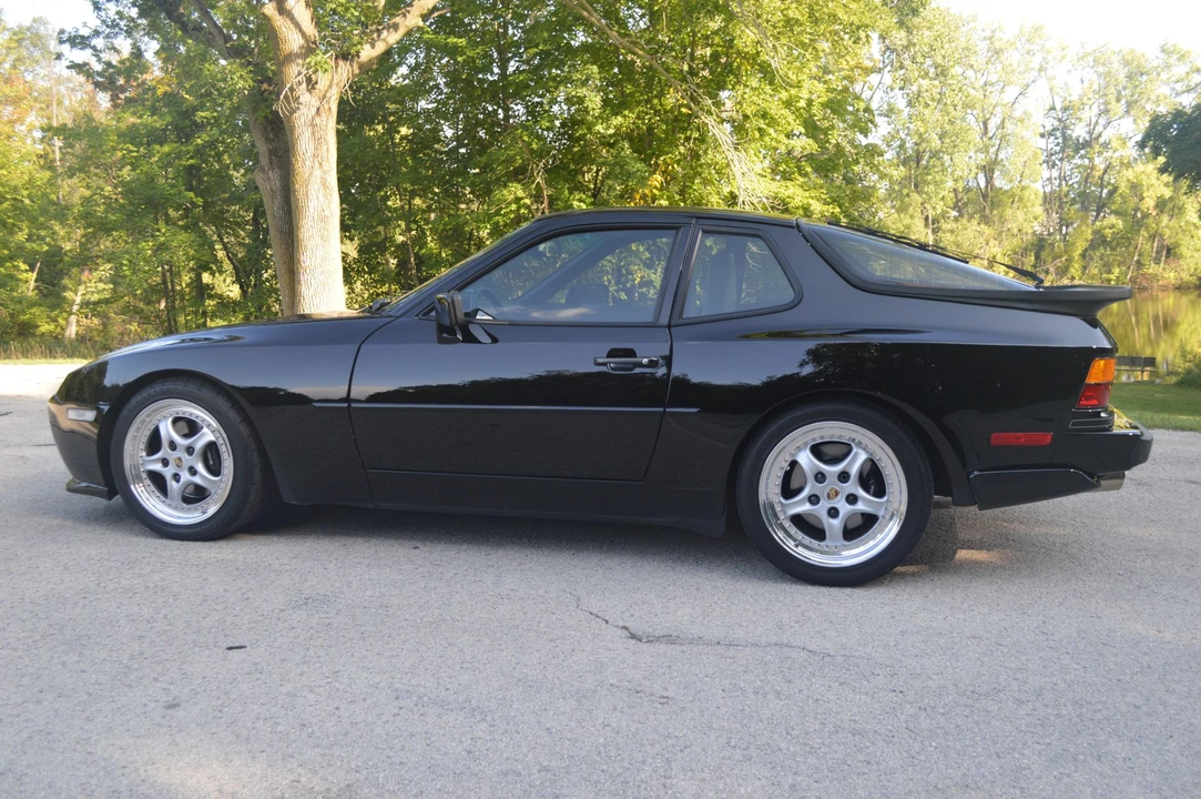 1988 Porsche 944 Turbo - Image 10 of 31