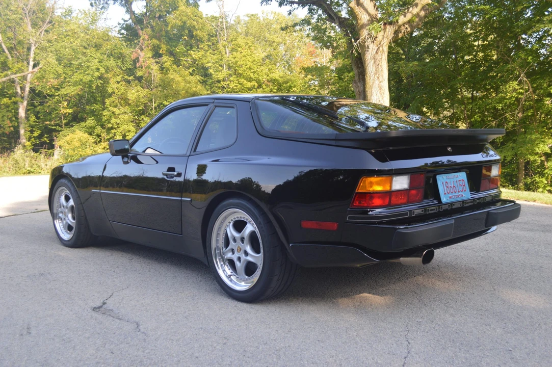 1988 Porsche 944 Turbo - Image 12 of 31