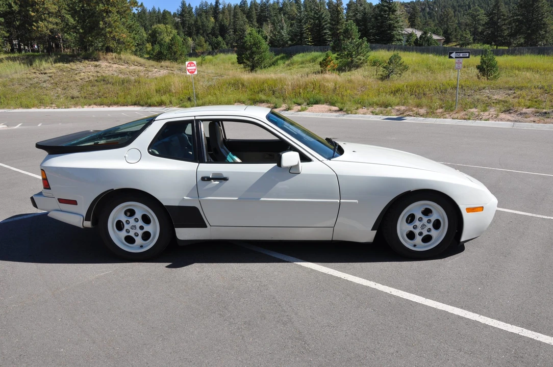 1988 Porsche 944 Turbo - Image 24 of 31