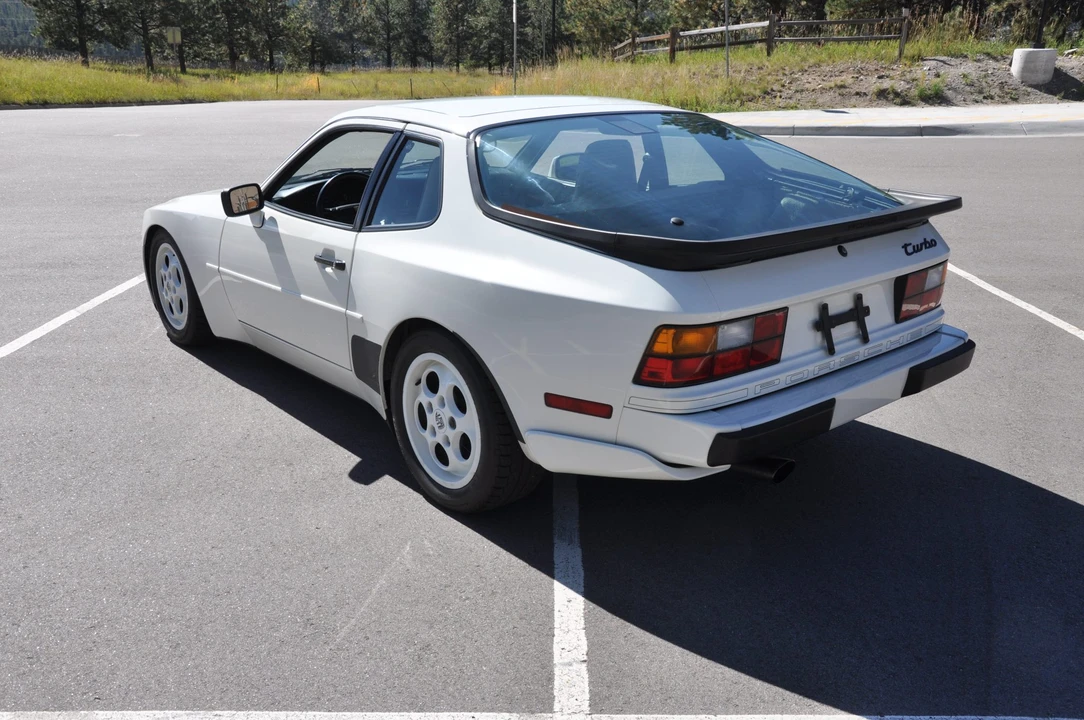 1988 Porsche 944 Turbo - Image 16 of 31