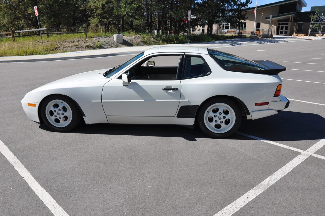 1988 Porsche 944 Turbo - Image 10 of 31