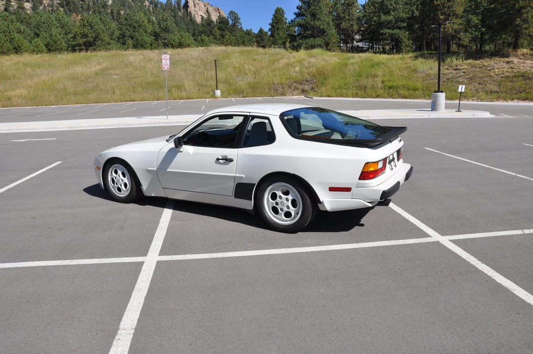 1988 Porsche 944 Turbo - Image 14 of 31