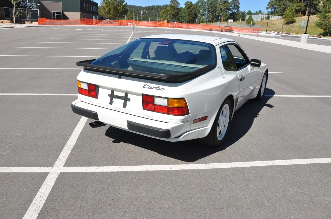 1988 Porsche 944 Turbo - Image 19 of 31