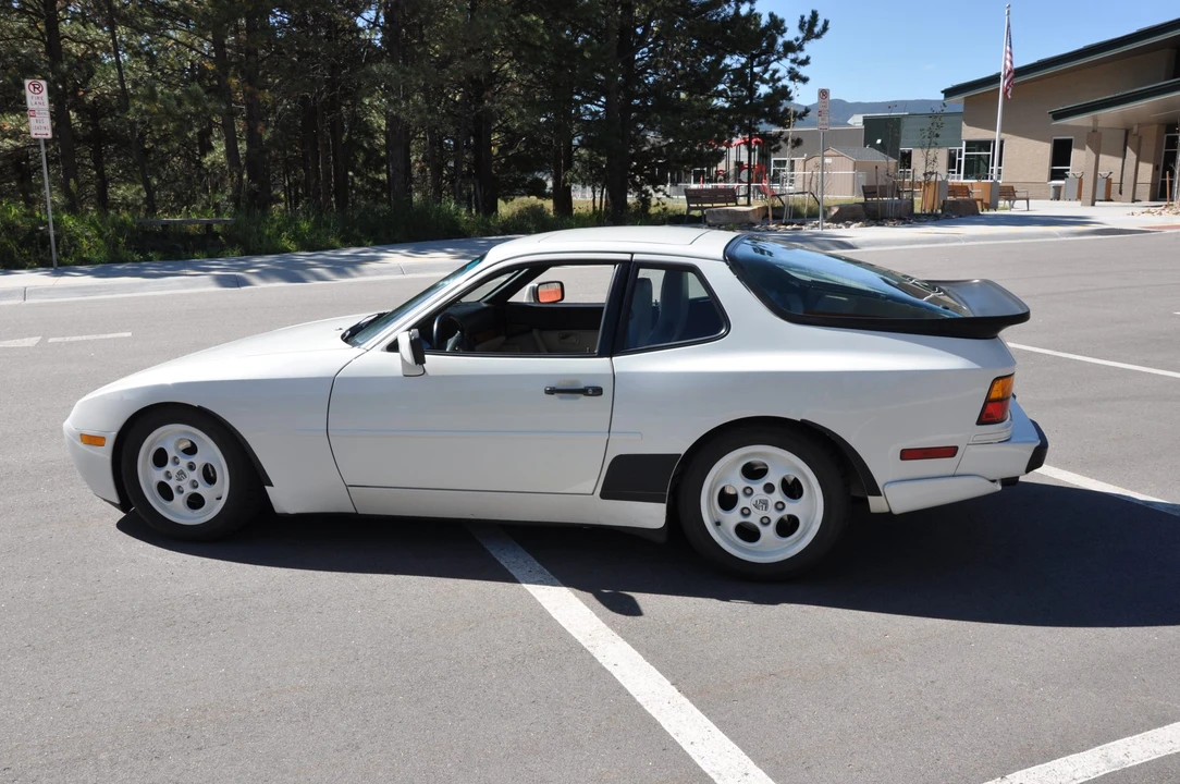 1988 Porsche 944 Turbo - Image 11 of 31