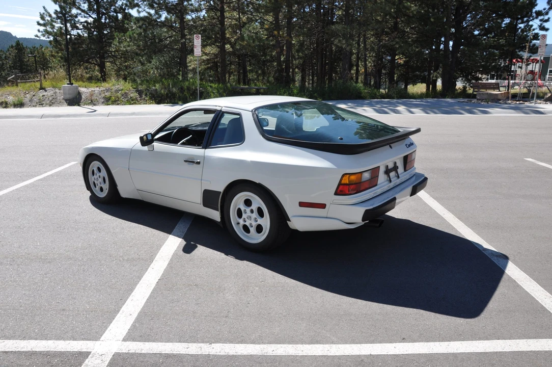 1988 Porsche 944 Turbo - Image 13 of 31