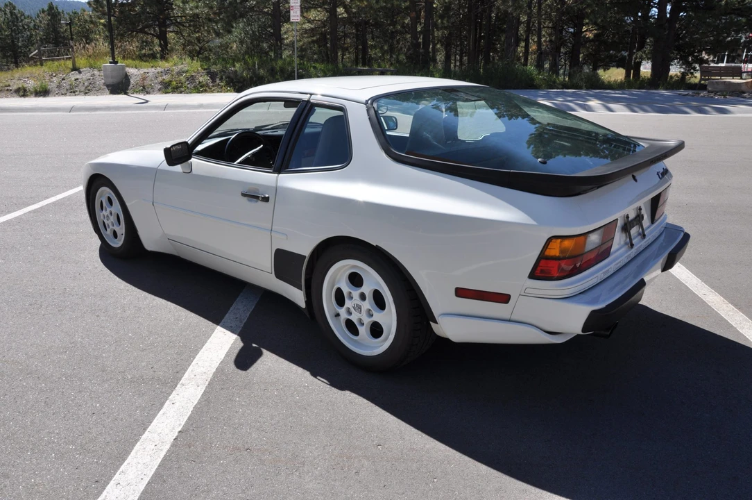 1988 Porsche 944 Turbo - Image 15 of 31