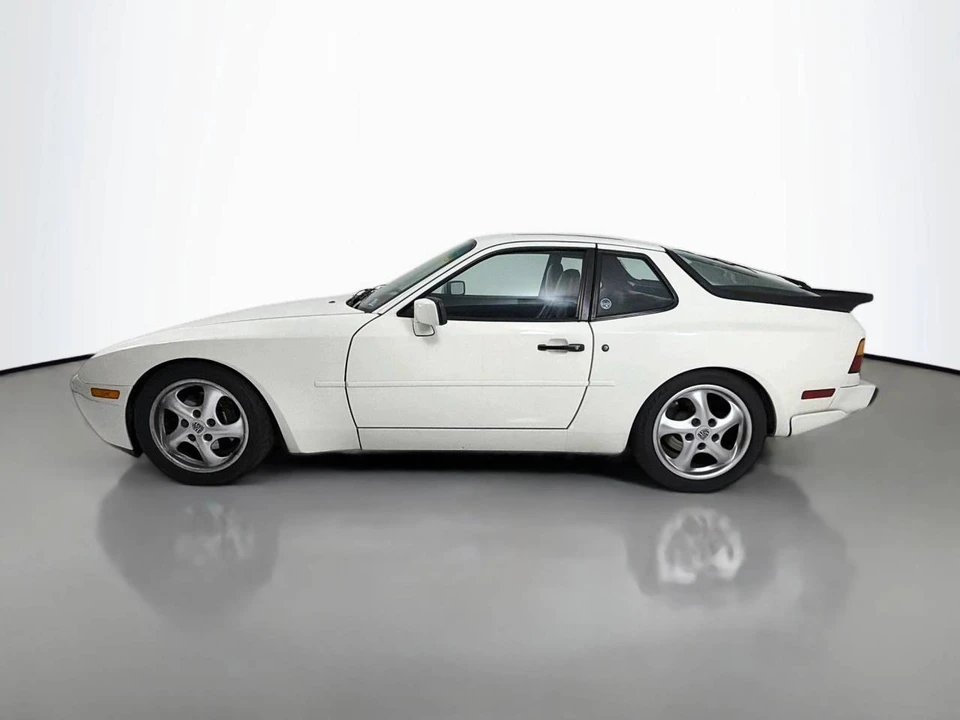 1988 Porsche 944 Turbo - Image 2 of 5