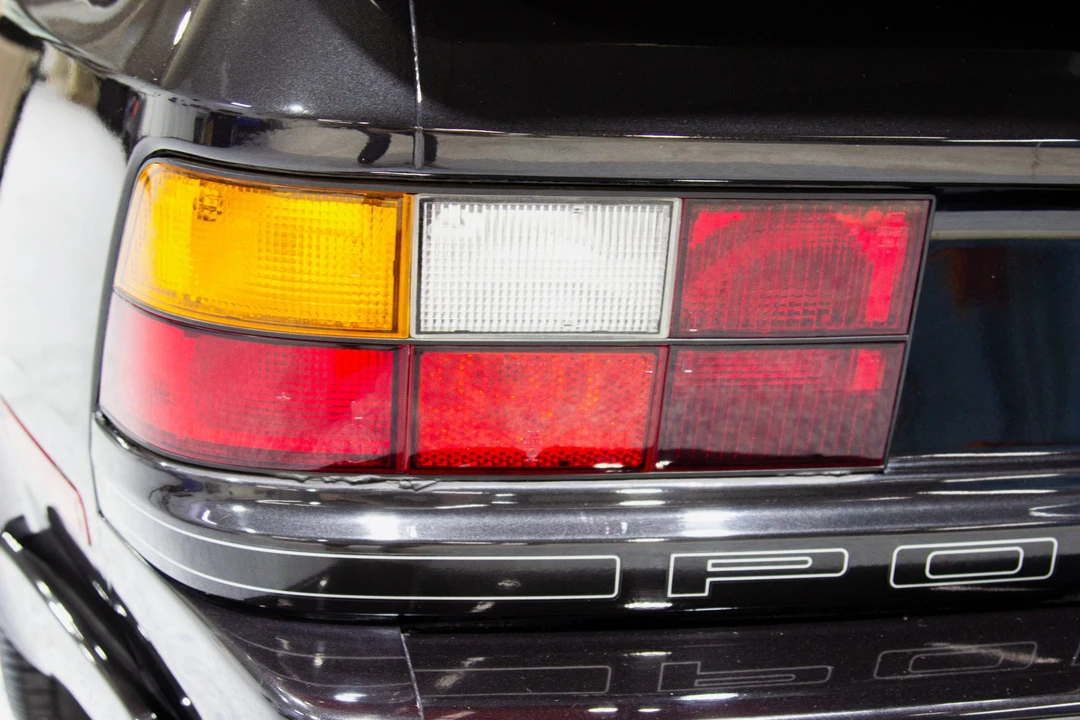 1988 Porsche 944 Turbo - Image 27 of 31