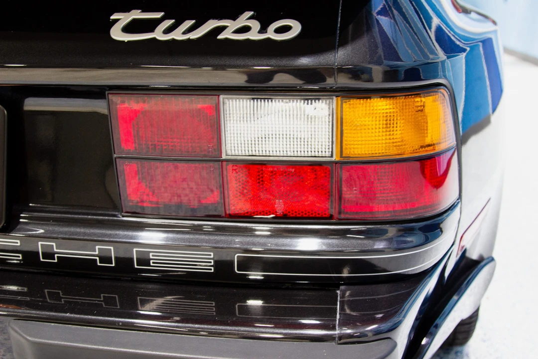 1988 Porsche 944 Turbo - Image 28 of 31