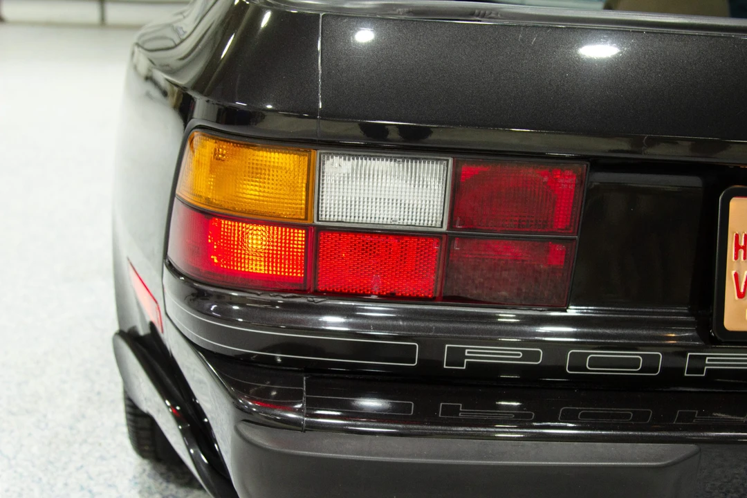 1988 Porsche 944 Turbo - Image 25 of 31