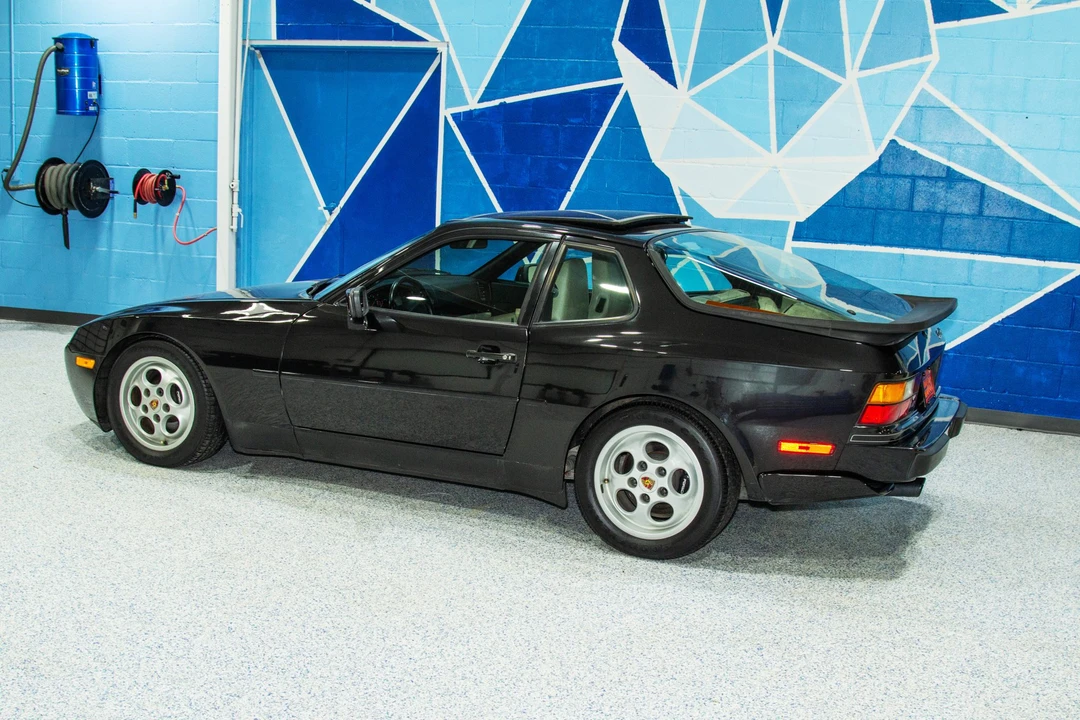 1988 Porsche 944 Turbo - Image 5 of 31