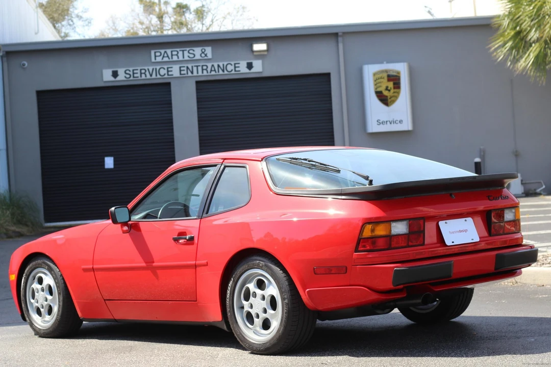 1988 Porsche 944 Turbo - Image 7 of 31