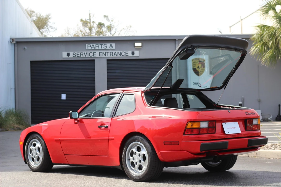 1988 Porsche 944 Turbo - Image 8 of 31