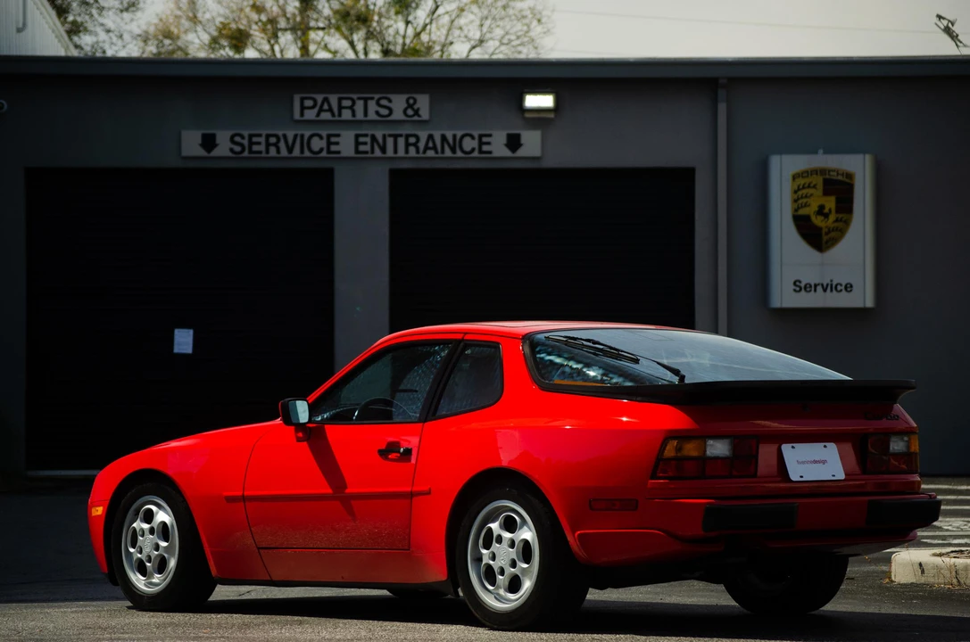 1988 Porsche 944 Turbo - Image 13 of 31