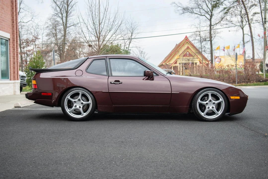 1988 Porsche 944 Turbo - Image 13 of 31