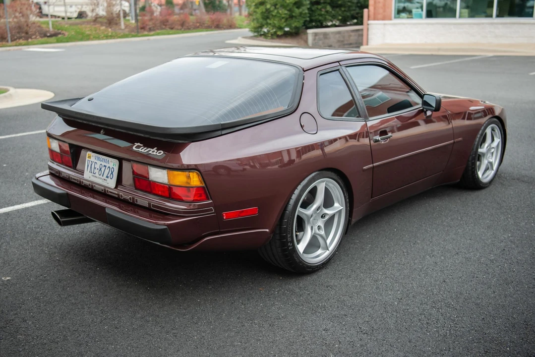 1988 Porsche 944 Turbo - Image 11 of 31