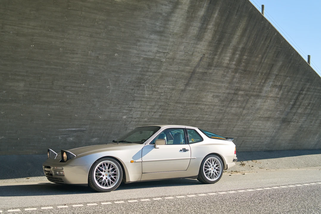 1988 Porsche 944 Turbo - Image 11 of 31