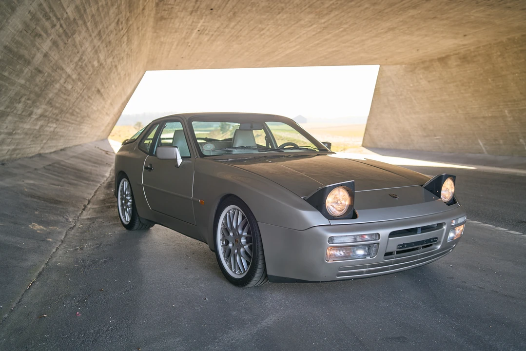 1988 Porsche 944 Turbo - Image 13 of 31