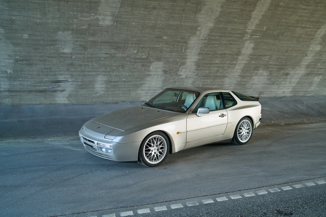 1988 Porsche 944 Turbo - Image 10 of 31