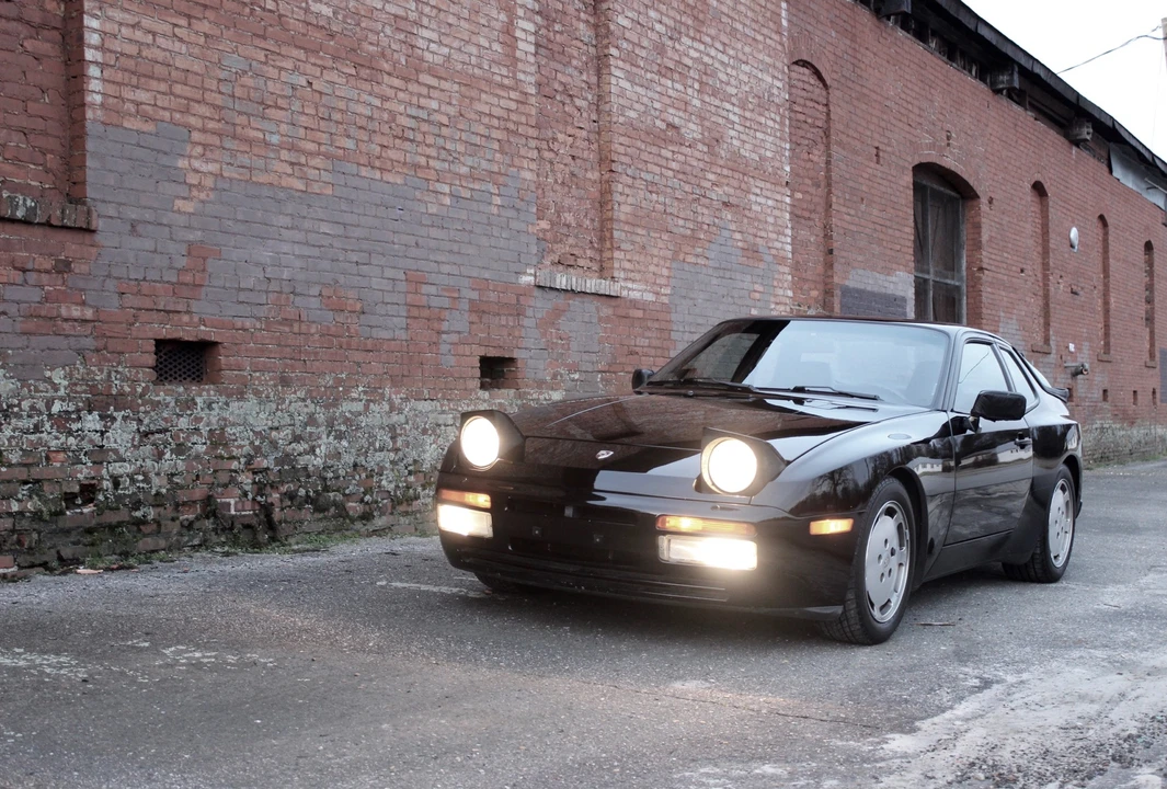1988 Porsche 944 Turbo - Image 2 of 31