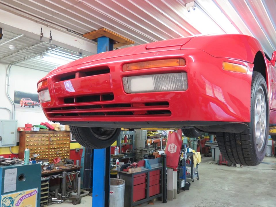 1988 Porsche 944 Turbo - Image 16 of 31