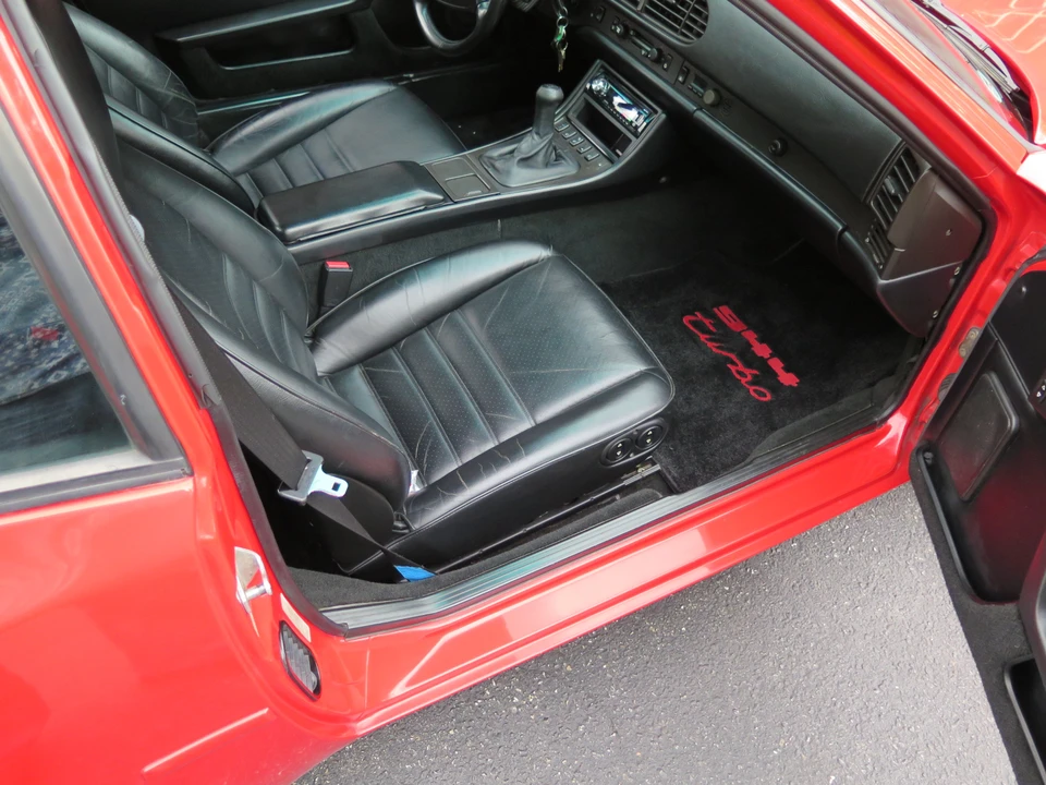 1988 Porsche 944 Turbo - Image 28 of 31