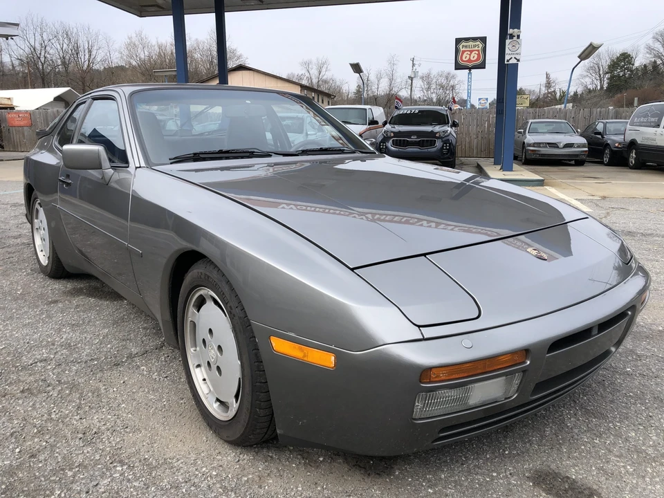 1988 Porsche 944 Turbo - Image 13 of 31