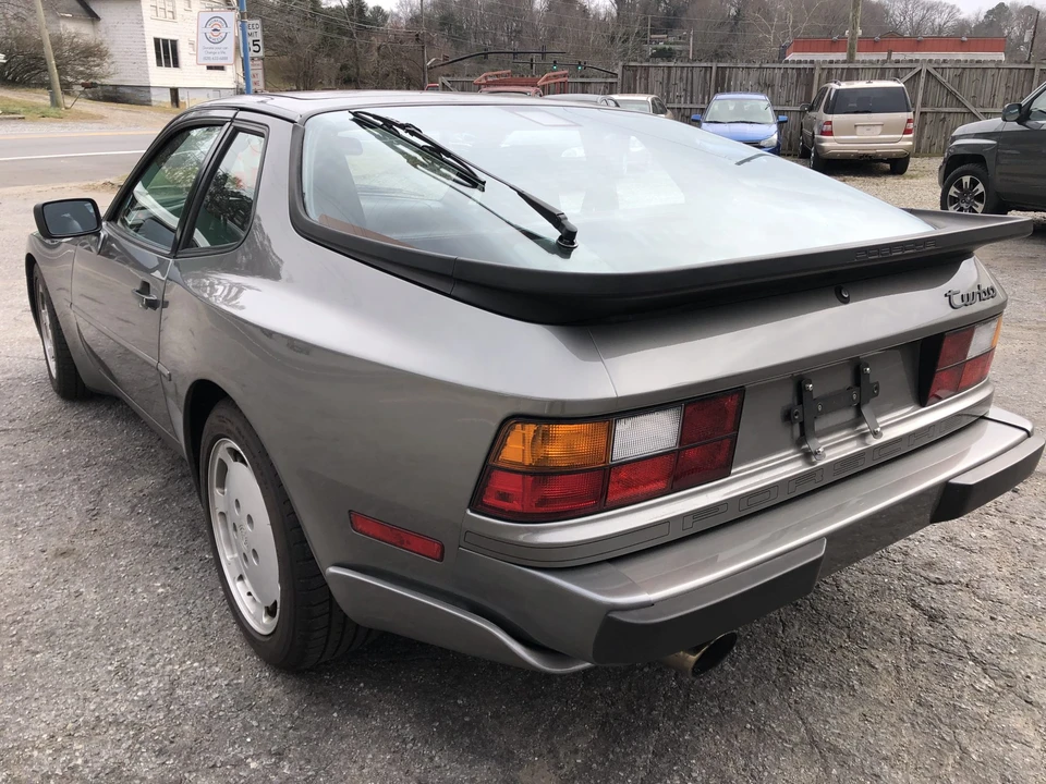1988 Porsche 944 Turbo - Image 19 of 31