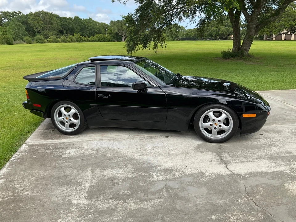 1988 Porsche 944 - Image 10 of 31