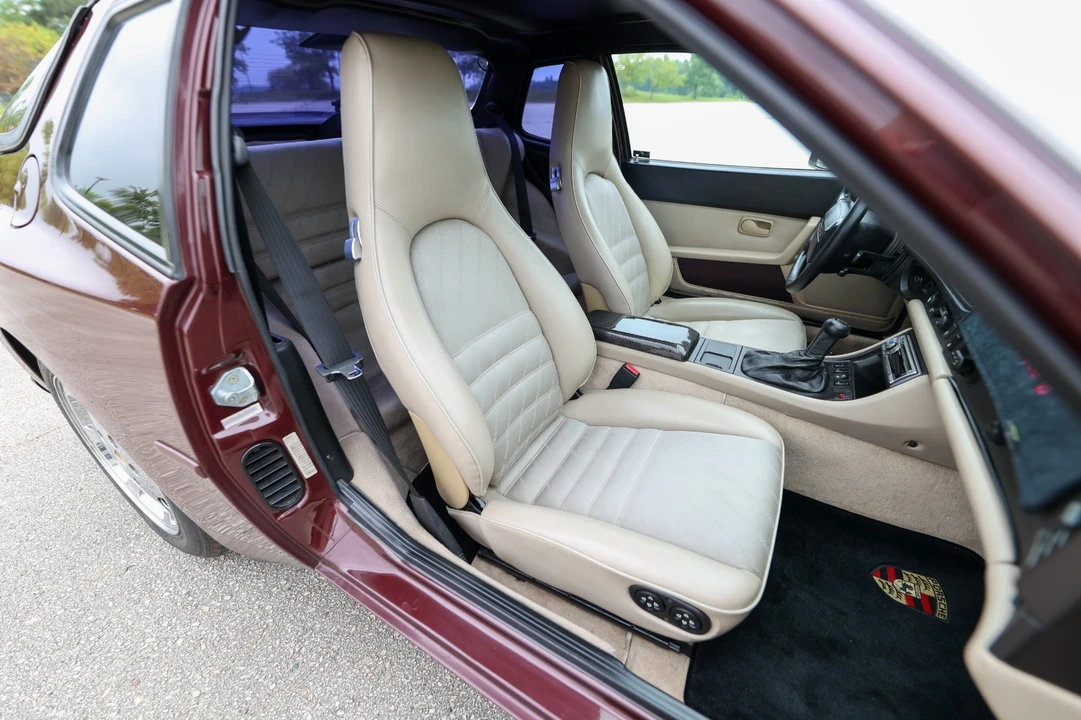 1988 Porsche 944 S - Image 24 of 31