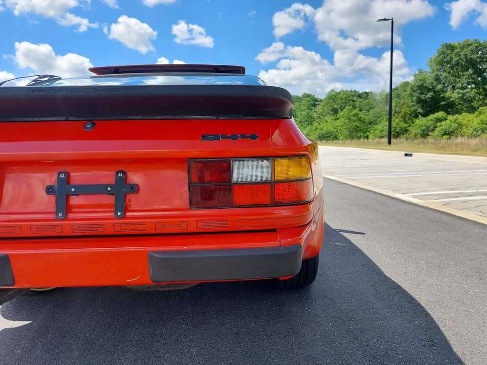 1988 Porsche 944 - Image 24 of 31