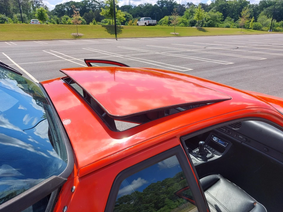 1988 Porsche 944 - Image 27 of 31