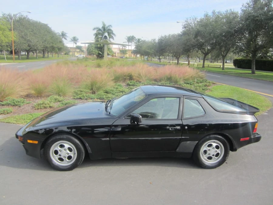 1988 Porsche 944 - Image 2 of 8