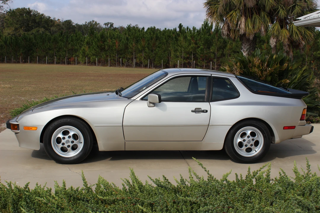 1988 Porsche 944 - Image 12 of 31
