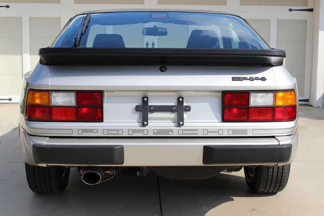 1988 Porsche 944 - Image 9 of 31