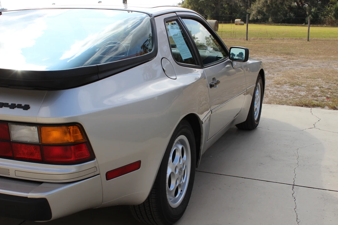 1988 Porsche 944 - Image 16 of 31