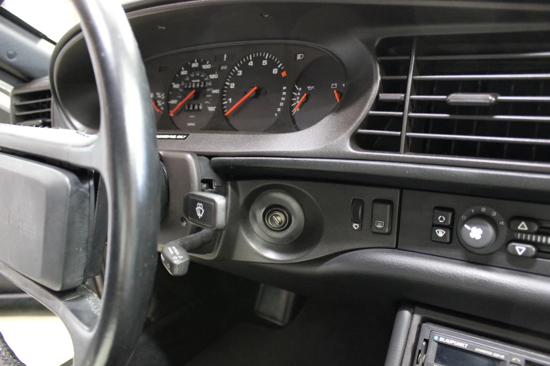 1988 Porsche 944 - Image 27 of 31