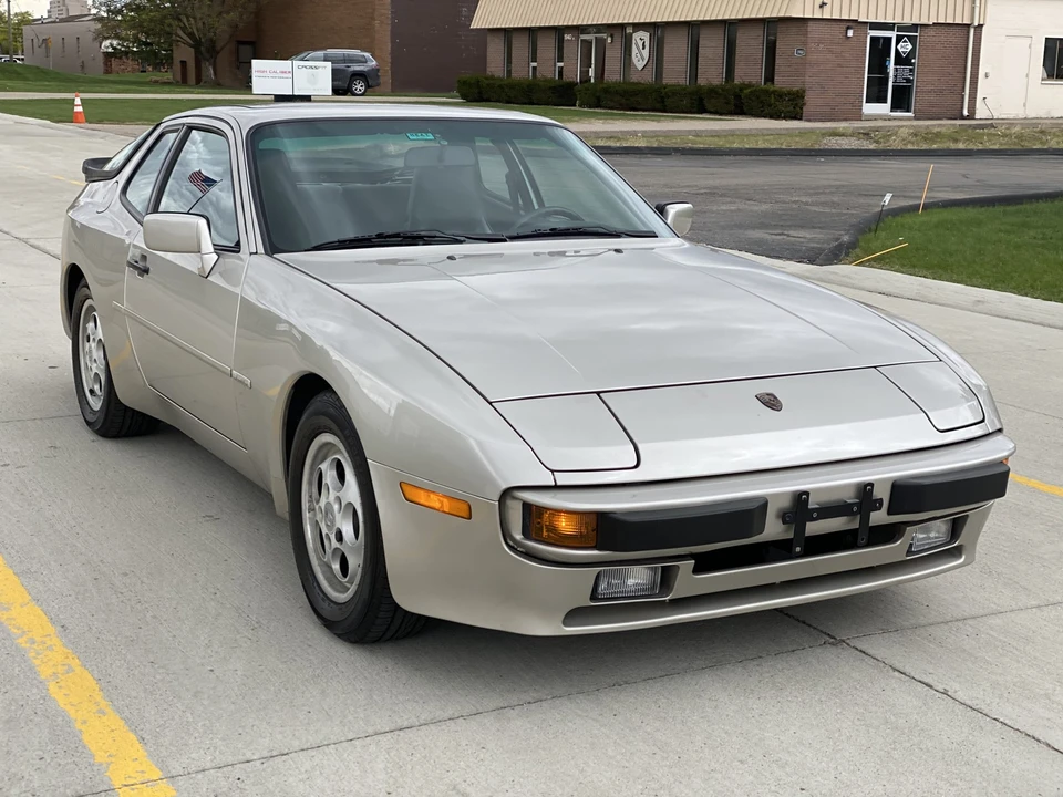 1988 Porsche 944 S - Image 8 of 31