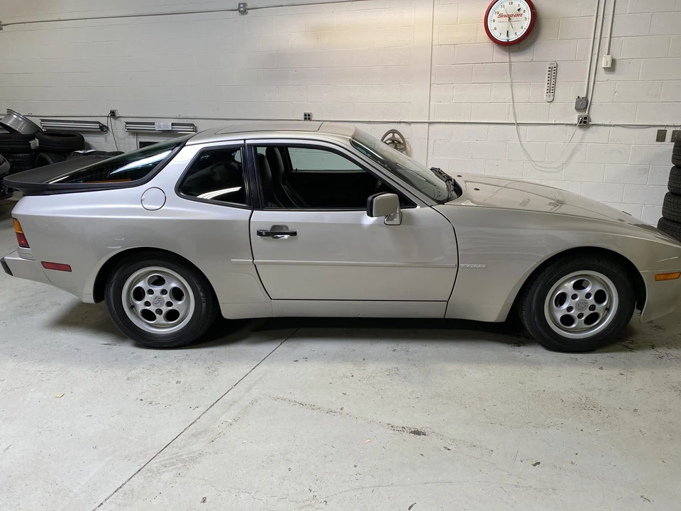 1988 Porsche 944 S - Image 21 of 31
