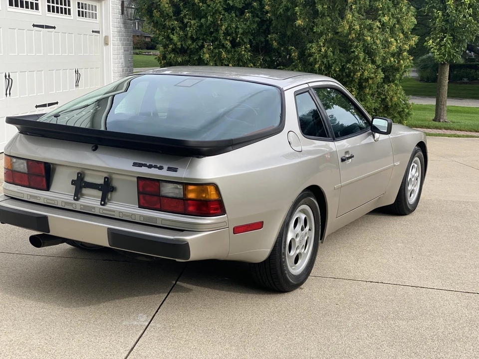 1988 Porsche 944 S - Image 17 of 31